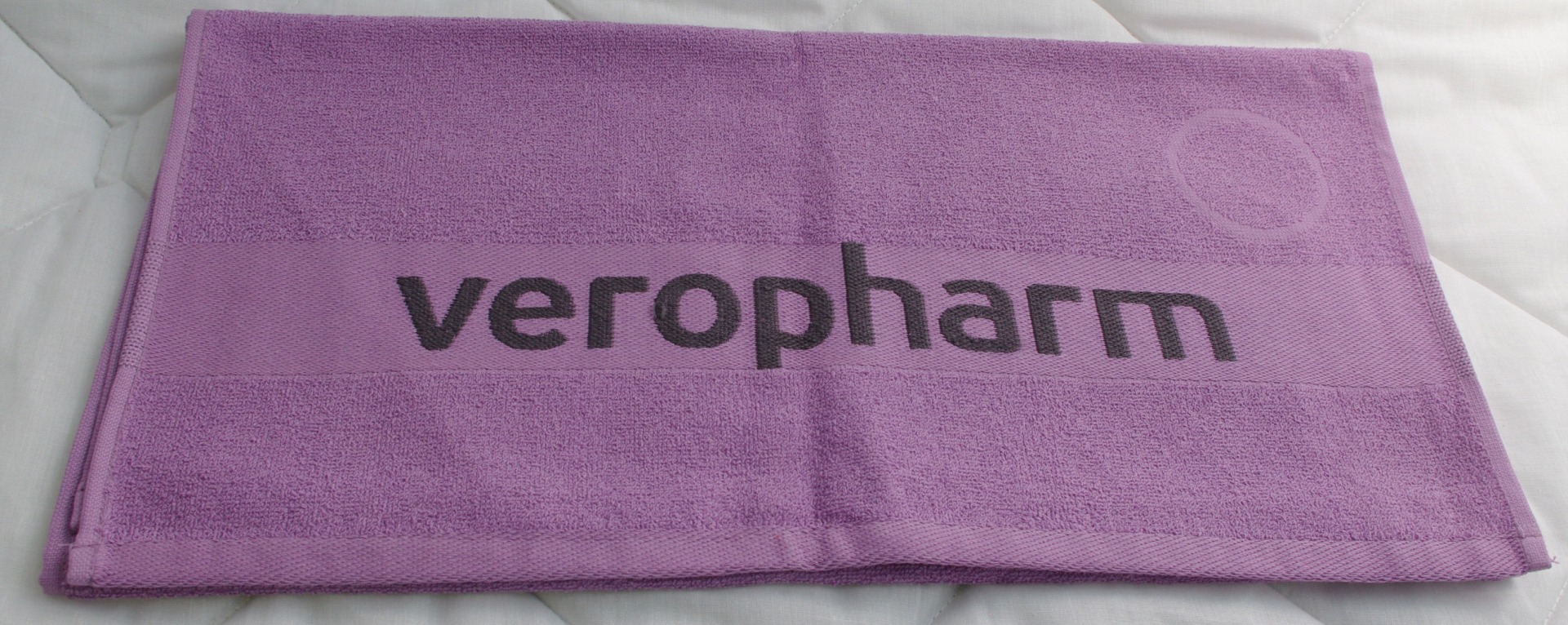 логотипы на полотенцах на заказ